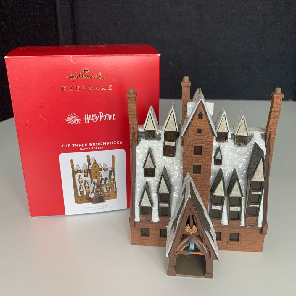 Hallmark 2021 Harry Potter The Three Broomsticks Christmas Keepsake Ornament